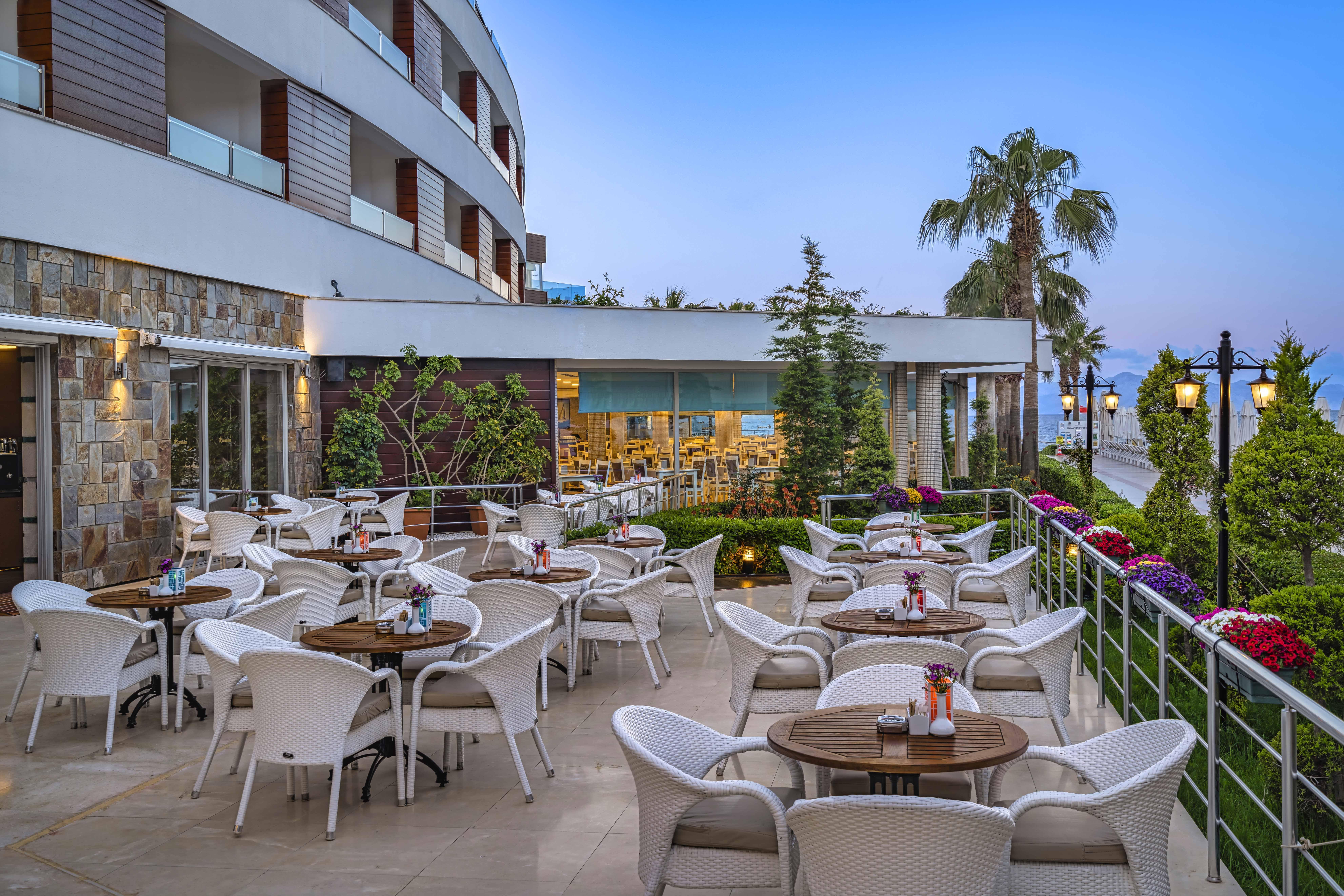 Azure By Yelken Hotel Тургутрейс Экстерьер фото